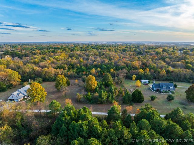 2 S 321st East Avenue, Coweta, OK 74429