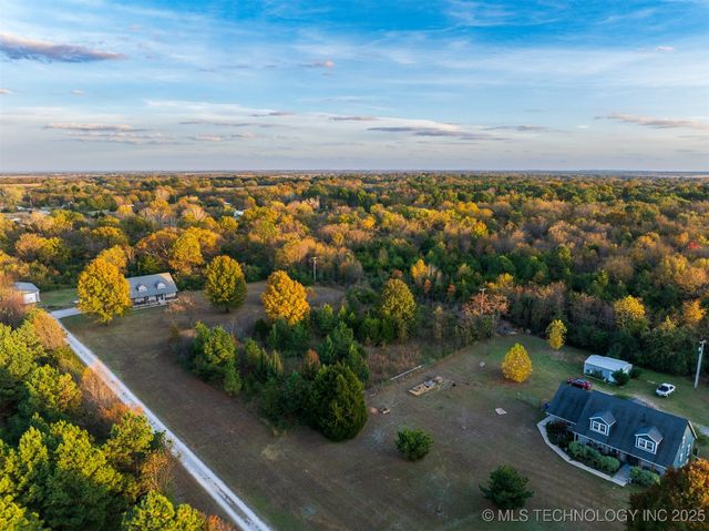 2 S 321st East Avenue, Coweta, OK 74429