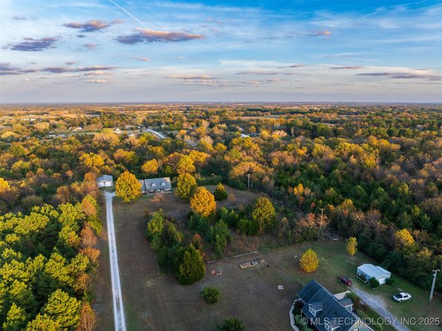 2 S 321st East Avenue, Coweta, OK 74429