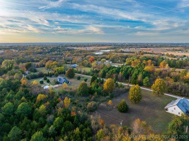 2 S 321st East Avenue, Coweta, OK 74429