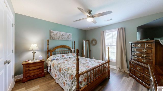 2209 Deerfield Run, Murray, KY 42071