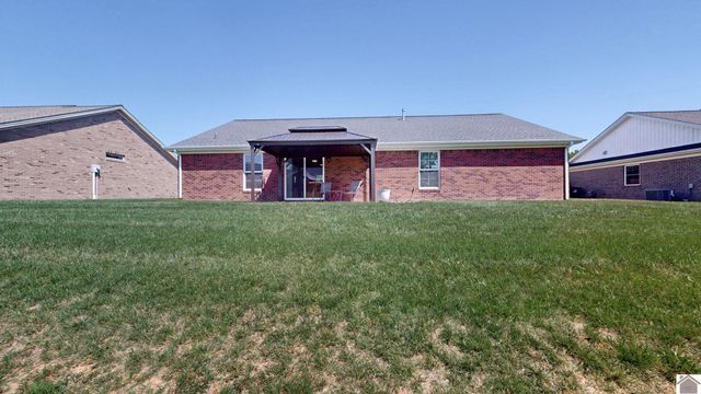 2209 Deerfield Run, Murray, KY 42071