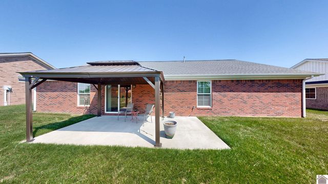 2209 Deerfield Run, Murray, KY 42071
