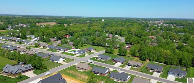 2209 Deerfield Run, Murray, KY 42071