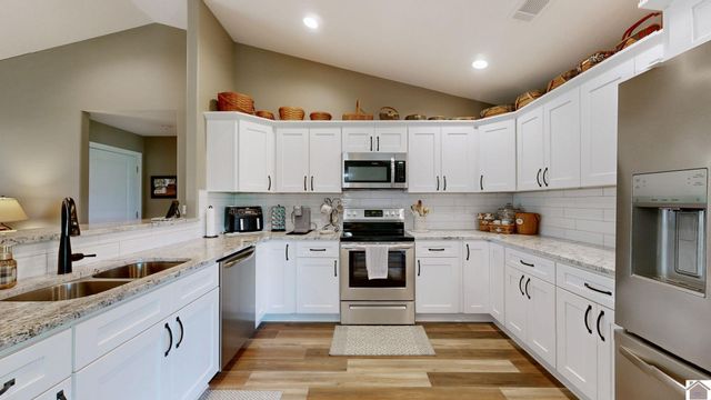 2209 Deerfield Run, Murray, KY 42071