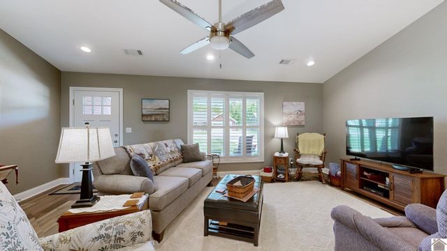 2209 Deerfield Run, Murray, KY 42071