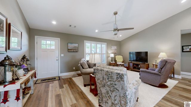 2209 Deerfield Run, Murray, KY 42071