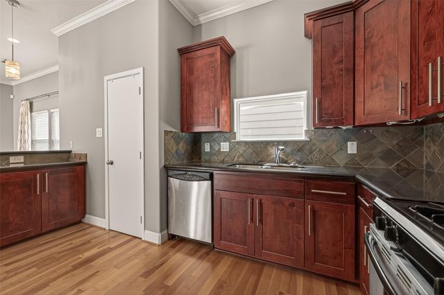 1107 Saint Charles Street, Houston, TX 77003