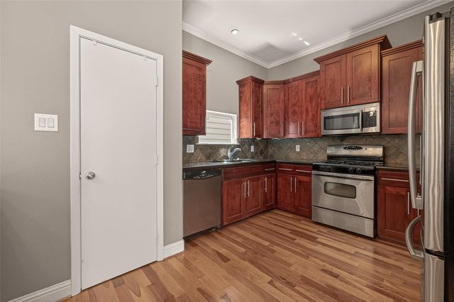 1107 Saint Charles Street, Houston, TX 77003