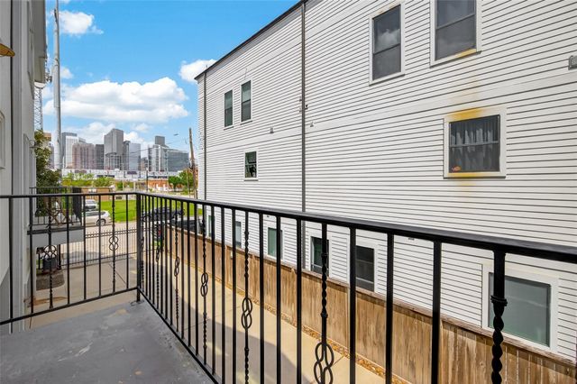 1107 Saint Charles Street, Houston, TX 77003