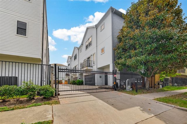 1107 Saint Charles Street, Houston, TX 77003