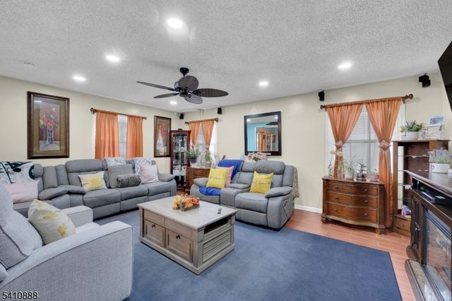 30 General Ln, Willingboro Twp., NJ 08046