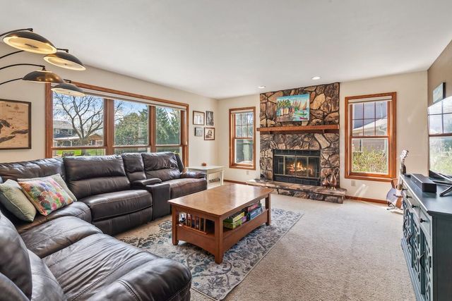W227N2540 Meadowood LANE, Waukesha, WI 53186