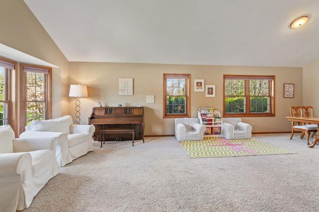 W227N2540 Meadowood LANE, Waukesha, WI 53186
