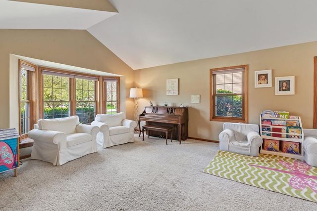 W227N2540 Meadowood LANE, Waukesha, WI 53186