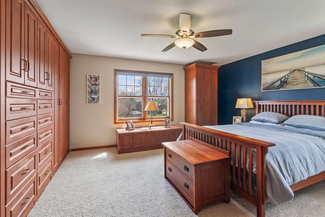 W227N2540 Meadowood LANE, Waukesha, WI 53186