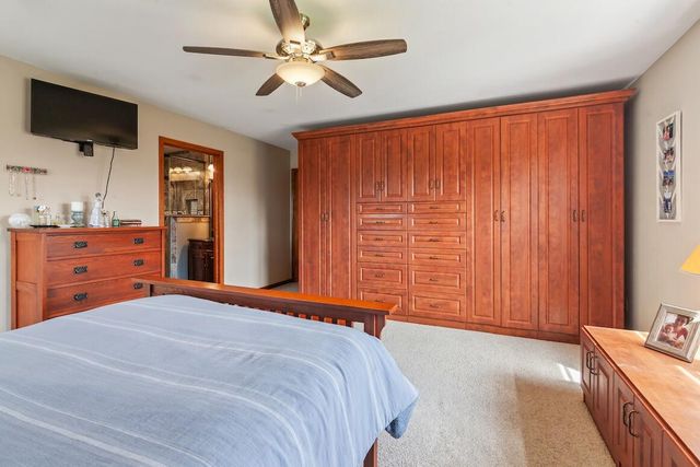 W227N2540 Meadowood LANE, Waukesha, WI 53186