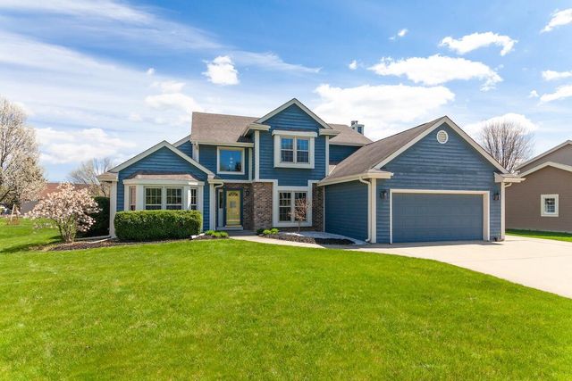 W227N2540 Meadowood LANE, Waukesha, WI 53186