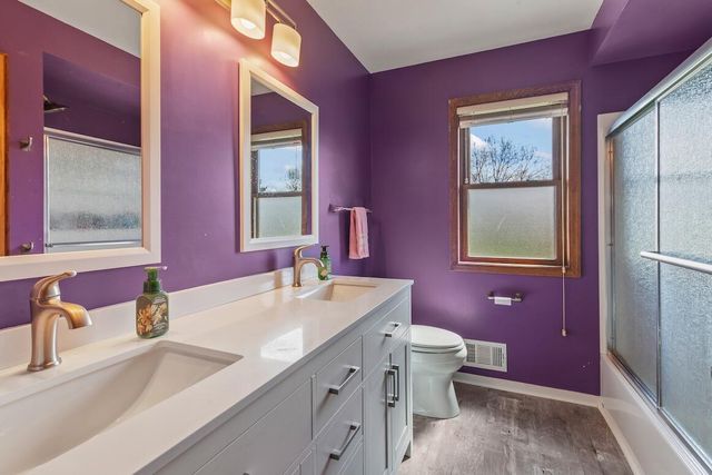 W227N2540 Meadowood LANE, Waukesha, WI 53186
