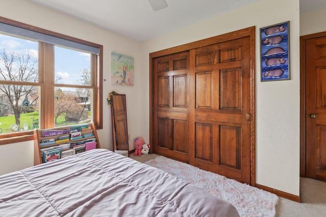 W227N2540 Meadowood LANE, Waukesha, WI 53186