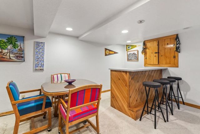W227N2540 Meadowood LANE, Waukesha, WI 53186