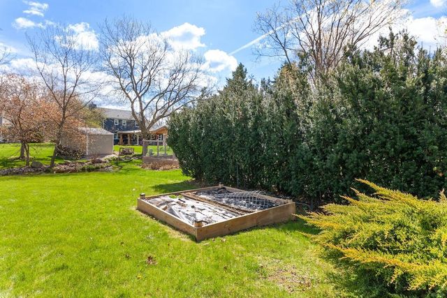 W227N2540 Meadowood LANE, Waukesha, WI 53186