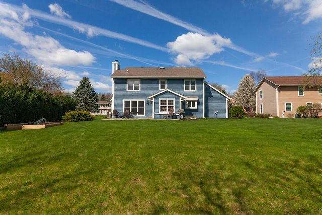 W227N2540 Meadowood LANE, Waukesha, WI 53186