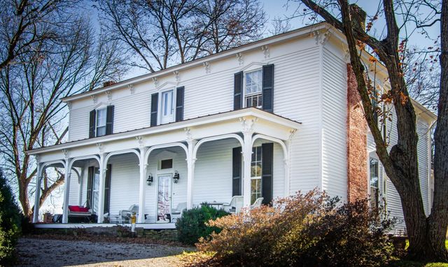 2105 Conductor Ln, Thompsons Station, TN 37179