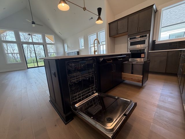 2105 Conductor Ln, Thompsons Station, TN 37179