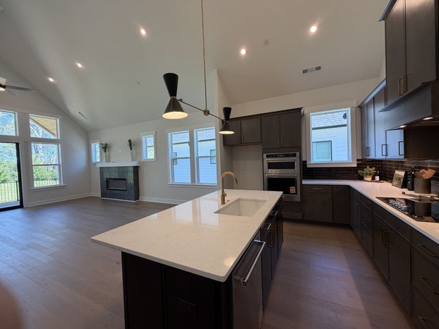 2105 Conductor Ln, Thompsons Station, TN 37179