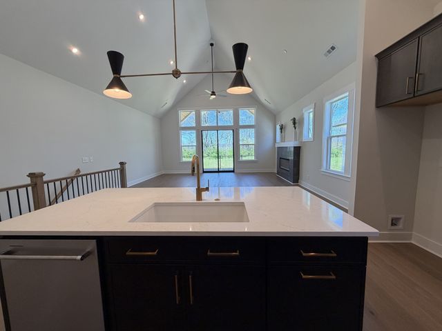 2105 Conductor Ln, Thompsons Station, TN 37179