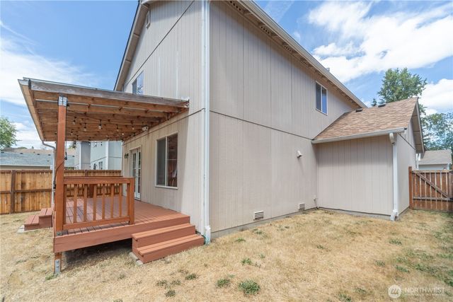 355 Stonewood Place, Bremerton, WA 98310