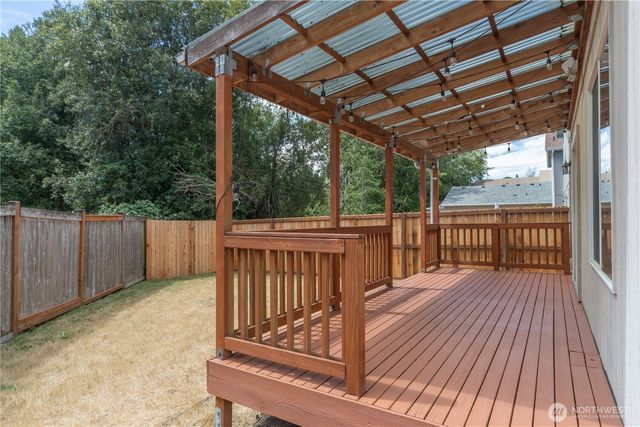 355 Stonewood Place, Bremerton, WA 98310