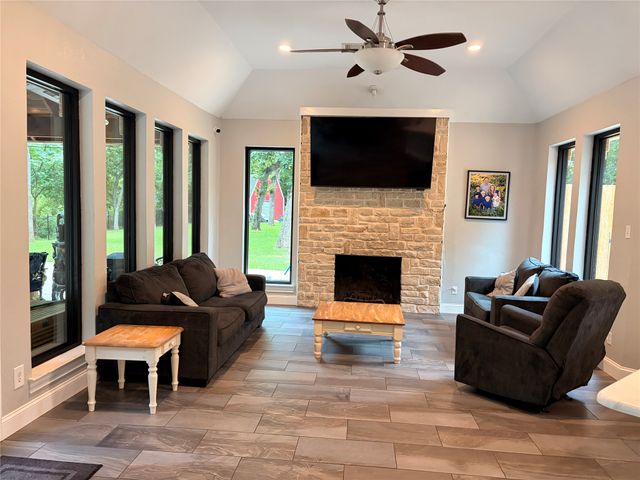 1125 Shady River Court S, Benbrook, TX 76126