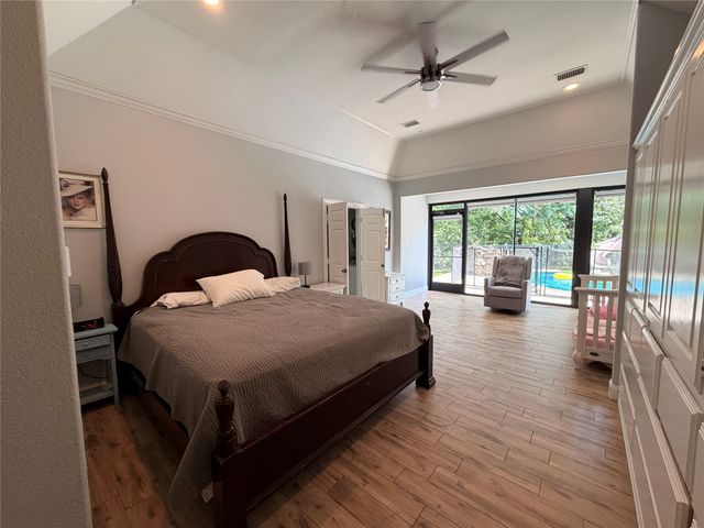 1125 Shady River Court S, Benbrook, TX 76126