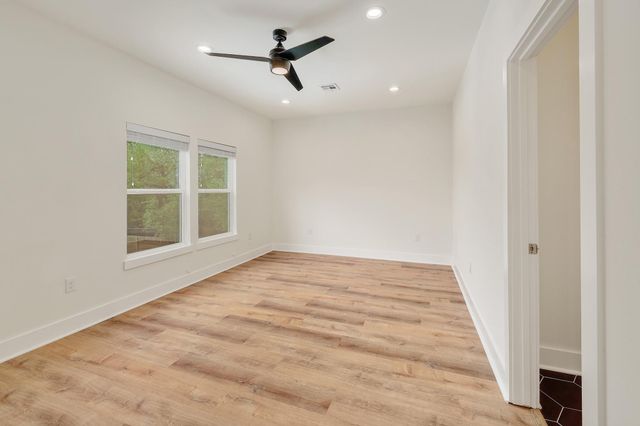 18716 W Lakeview DR, Jonestown, TX 78645