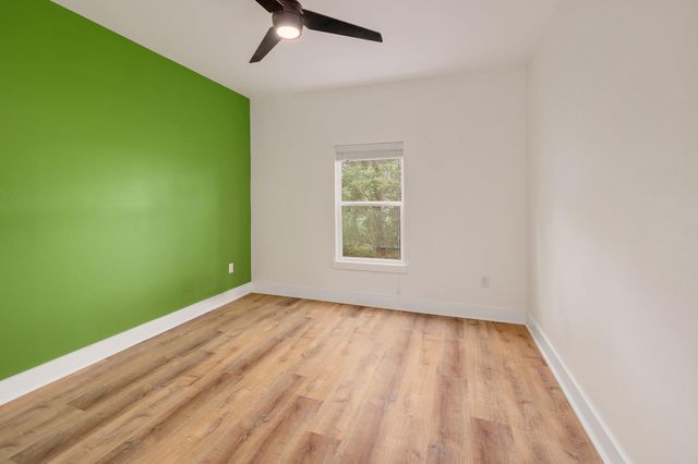 18716 W Lakeview DR, Jonestown, TX 78645