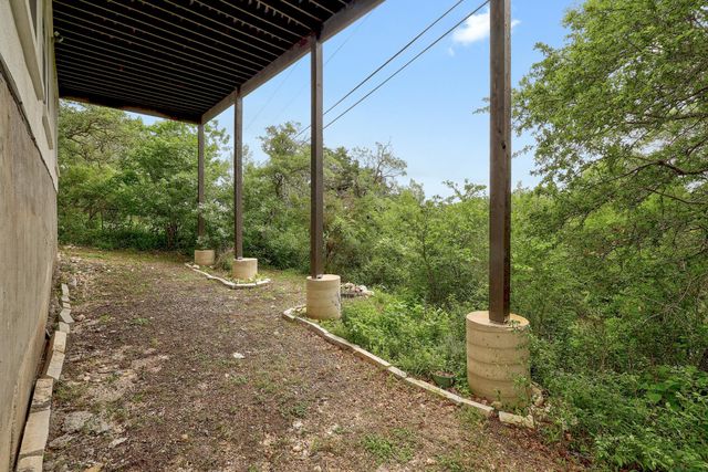 18716 W Lakeview DR, Jonestown, TX 78645