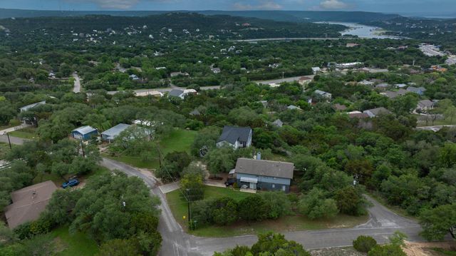 18716 W Lakeview DR, Jonestown, TX 78645