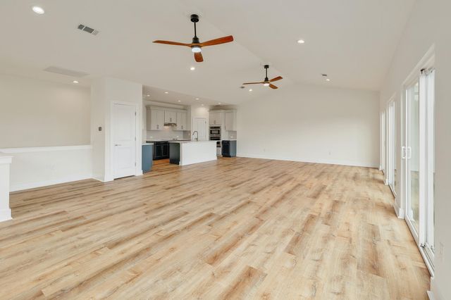 18716 W Lakeview DR, Jonestown, TX 78645