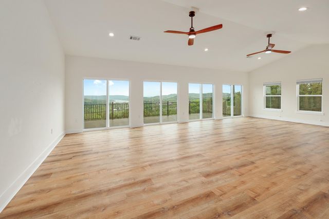 18716 W Lakeview DR, Jonestown, TX 78645