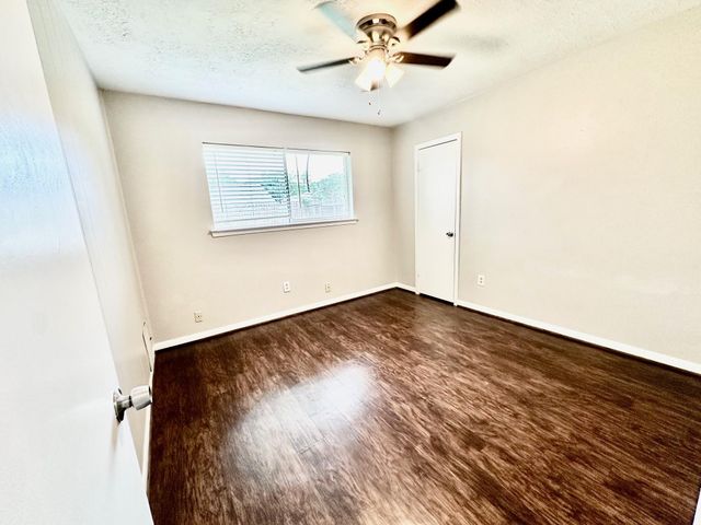 7238 Woodfern Drive, Houston, TX 77040