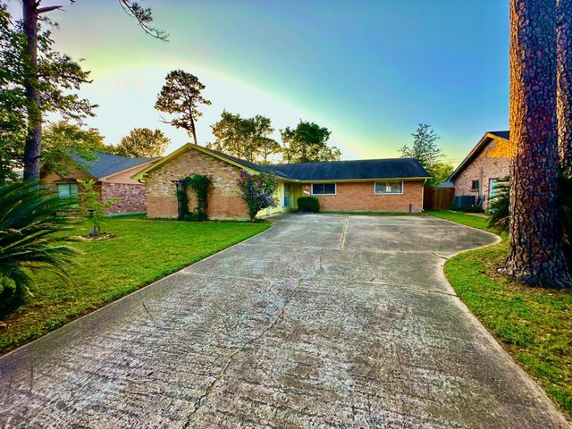 7238 Woodfern Drive, Houston, TX 77040