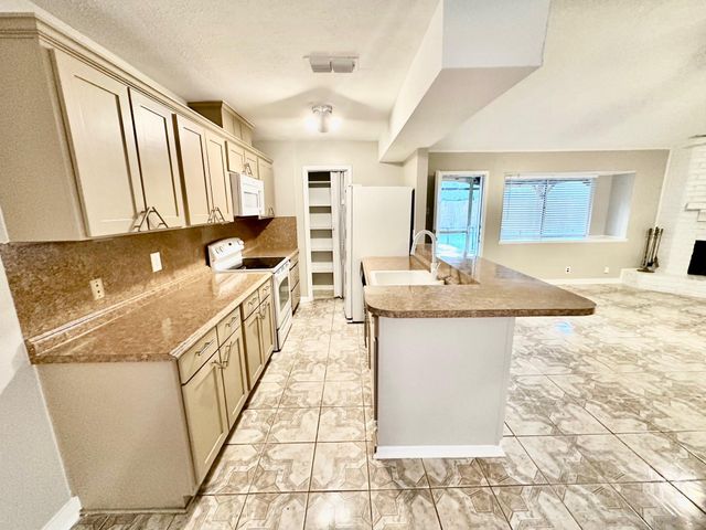 7238 Woodfern Drive, Houston, TX 77040