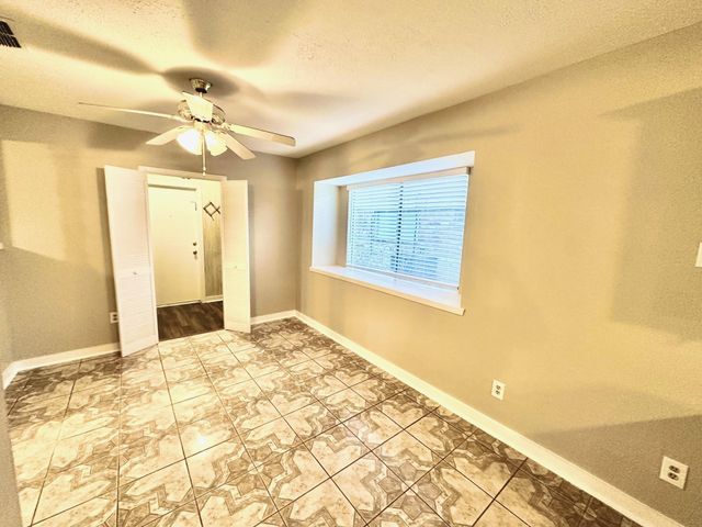 7238 Woodfern Drive, Houston, TX 77040