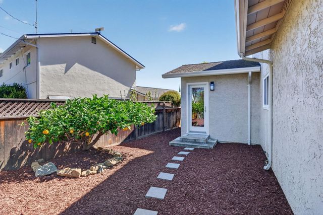982 Starflower Court, Sunnyvale, CA 94086