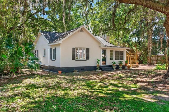 112 N LAKE AVENUE, Leesburg, FL 34748