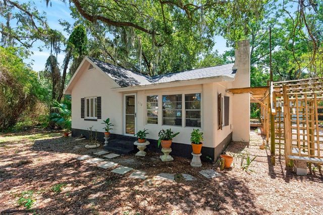 112 N LAKE AVENUE, Leesburg, FL 34748