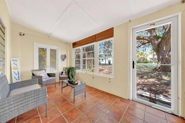112 N LAKE AVENUE, Leesburg, FL 34748