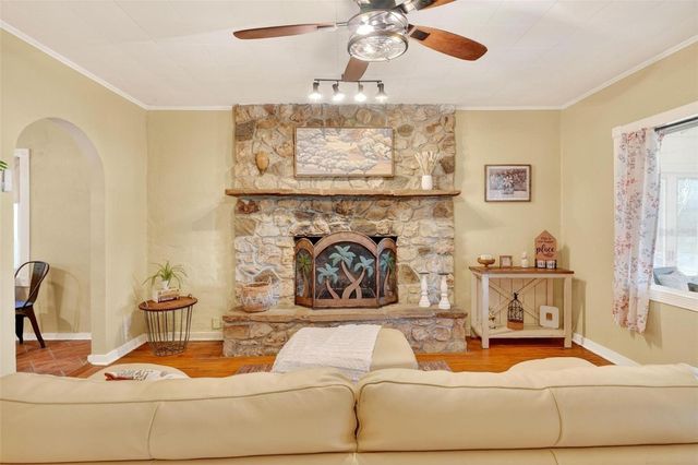112 N LAKE AVENUE, Leesburg, FL 34748